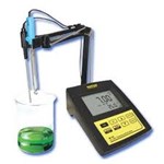 Máy đo pH/Nhiệt độ để bàn điện tử MARTINI Mi 150 